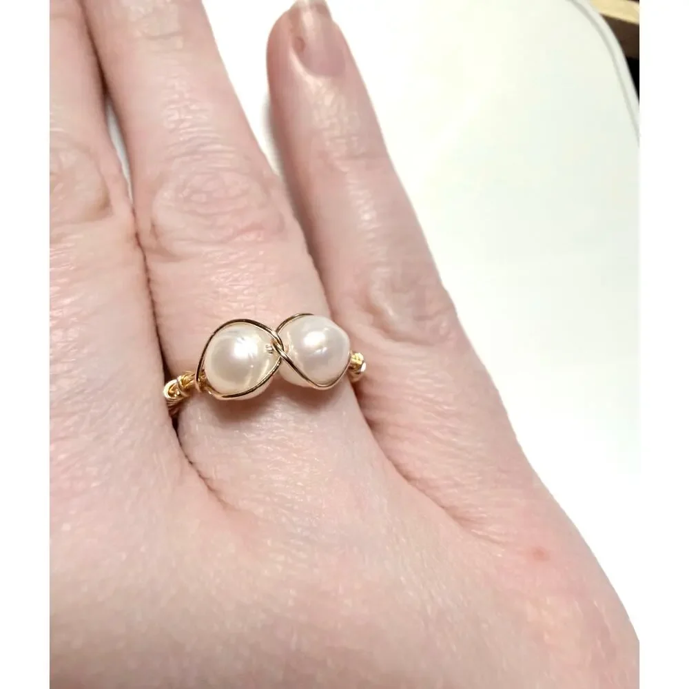 🧚🏻‍♀️ Handmade Freshwater Pearl Wire Wrapped Ring Size 6 Gold Tone